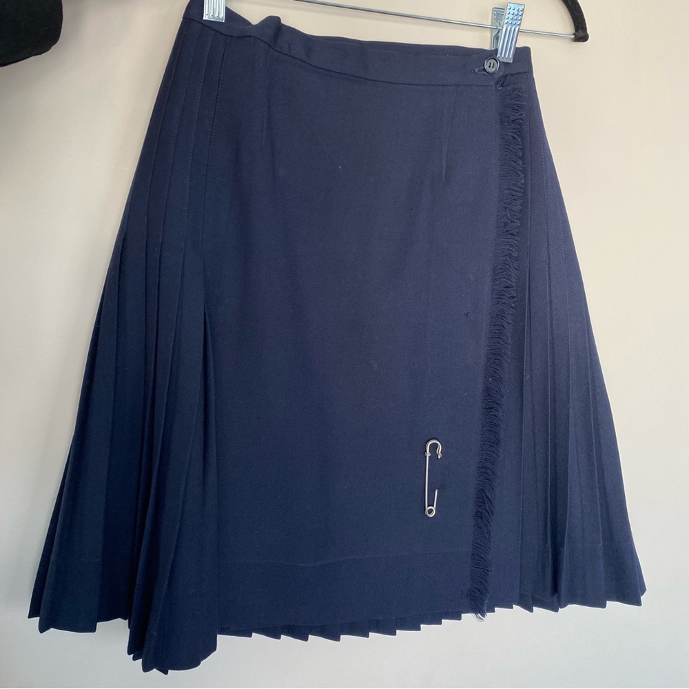 VINTAGE HIGHLAND QUEEN 100% WOOL